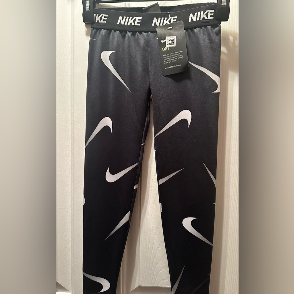 Girls Nike leggings